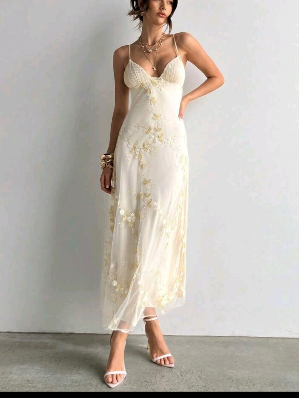 Women's White Floral Elegant Party Maxi Dress, Deep V Ruched Bust Embroidered - Picture 5 of 8